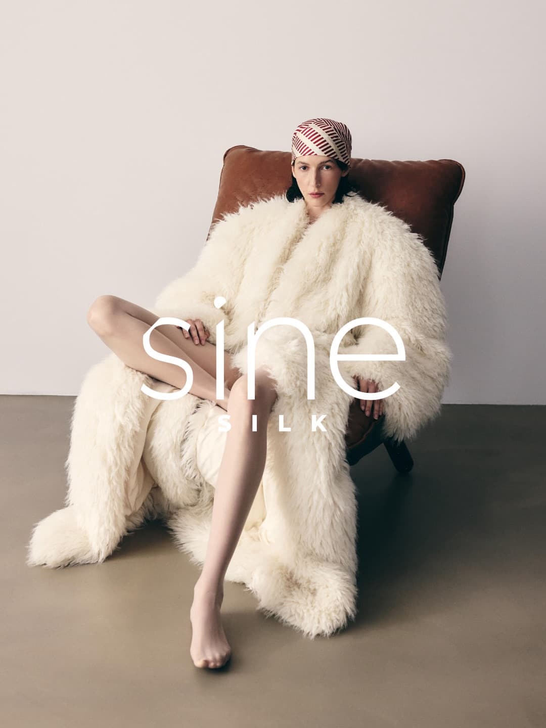 Od 2020 roku Sine Silk stawia na jakość. Wszystkie apaszki wykonane są w 100% z najwyższej jakości jedwabiu. Nie gonimy za trendami, szanujemy ponadczasowość. Dziękujemy, że jesteście z nami 🌹.
•
#polskamarka #jedwab #sinegirl #apaszkajedwabna #modapremium (1/10)