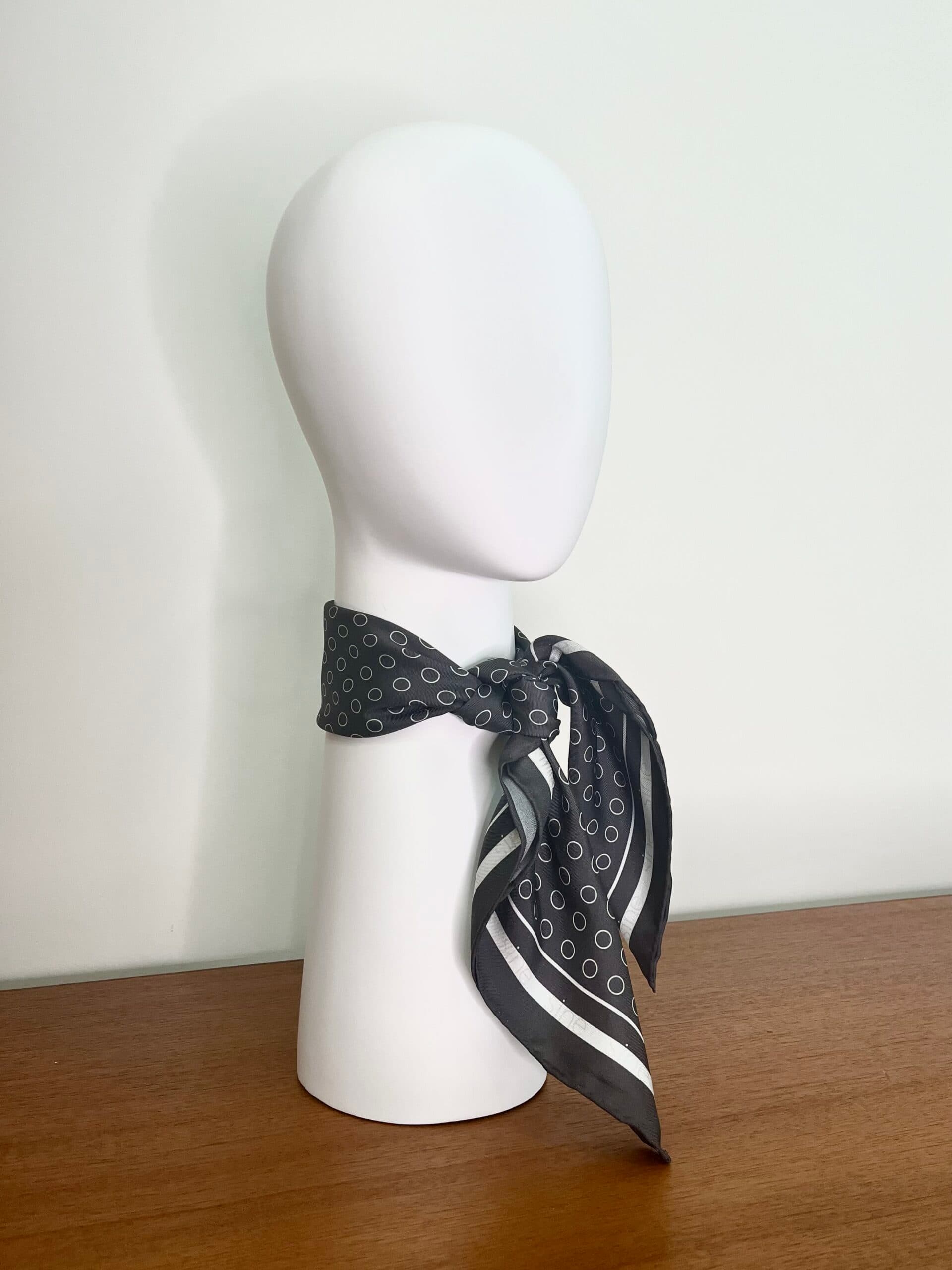 Jedwabna apaszka 65 cm | POLKA DOT - sample sale