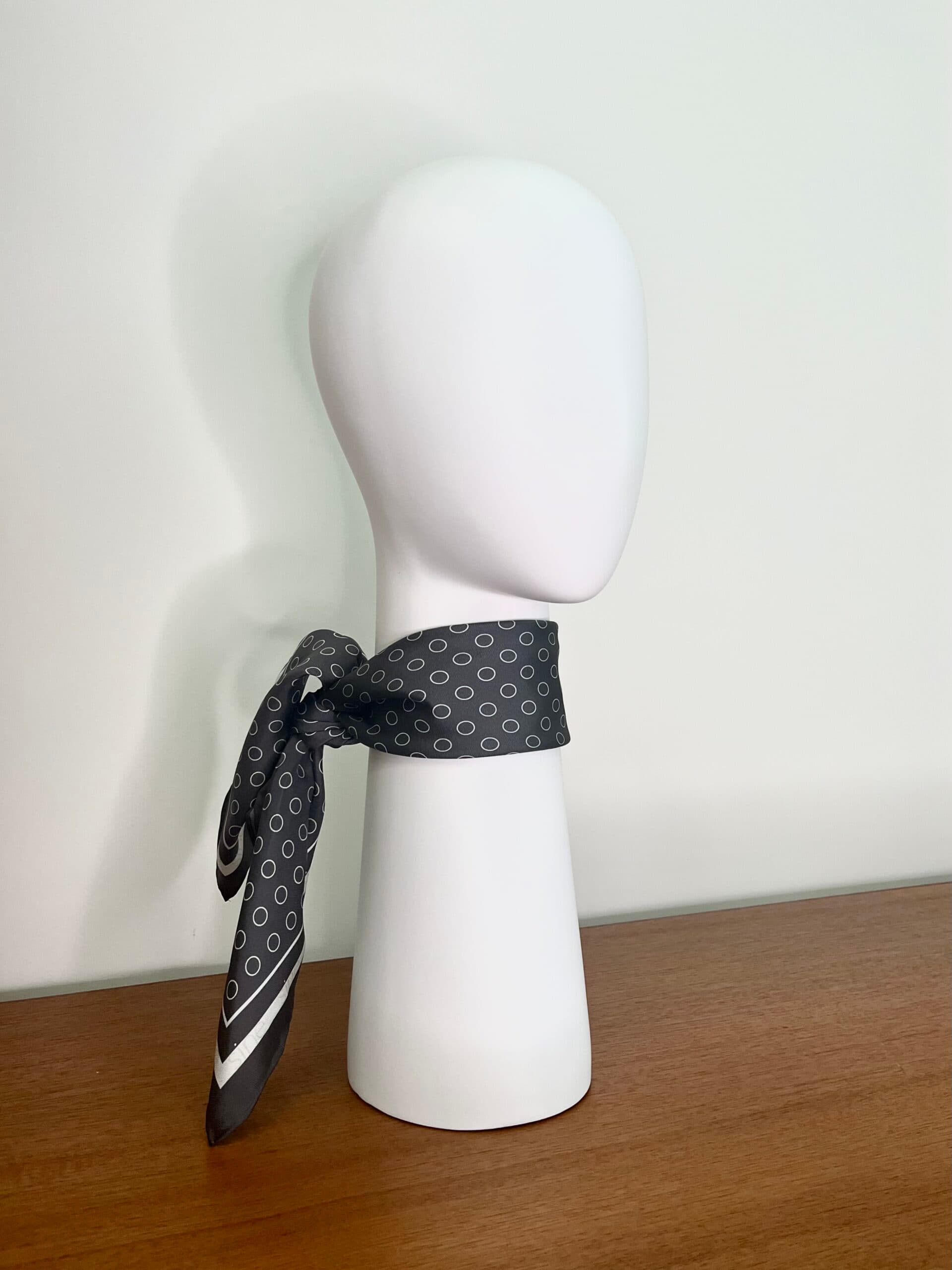 Jedwabna apaszka 65 cm | POLKA DOT - sample sale