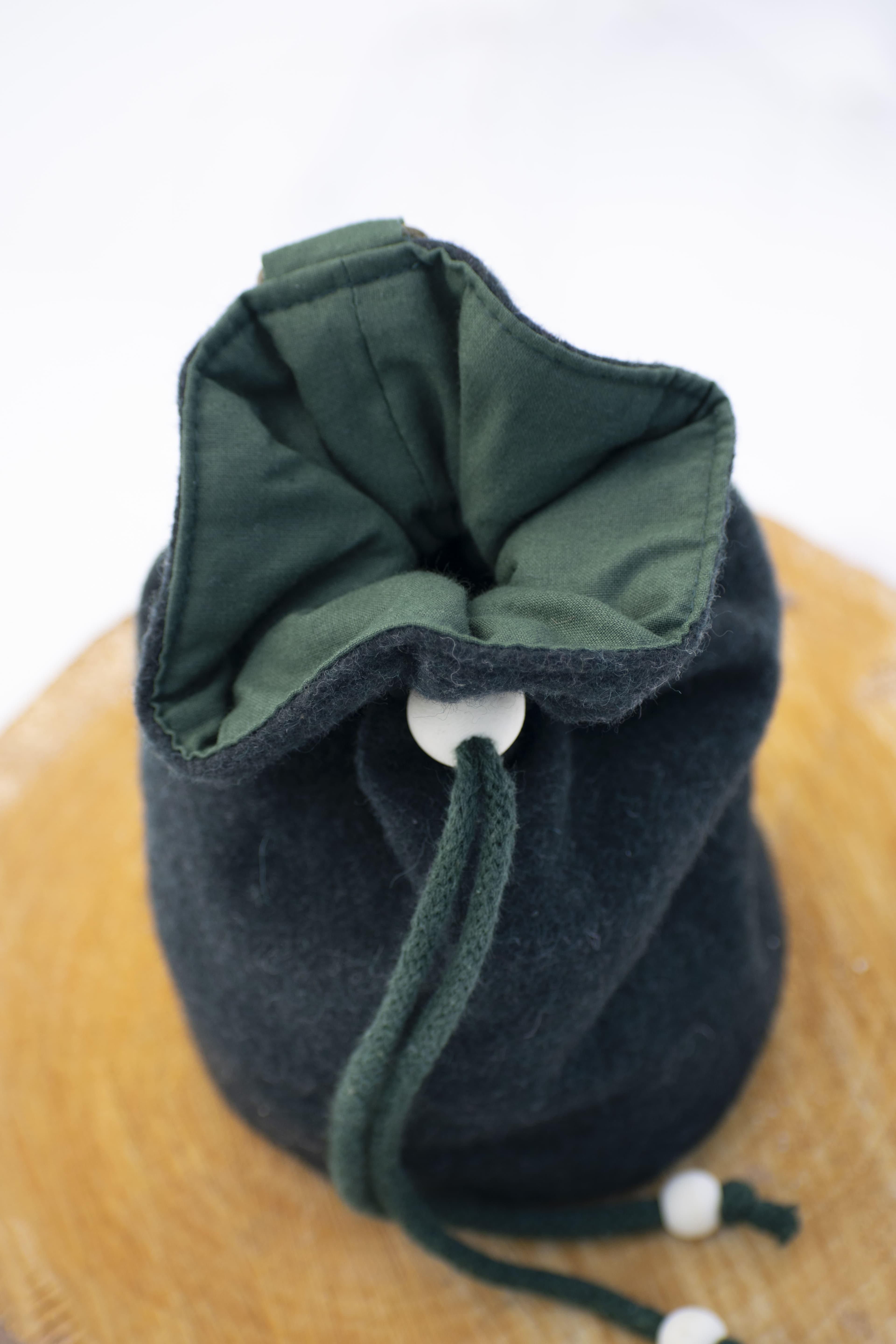 Sakiewka "Ciemny mech"