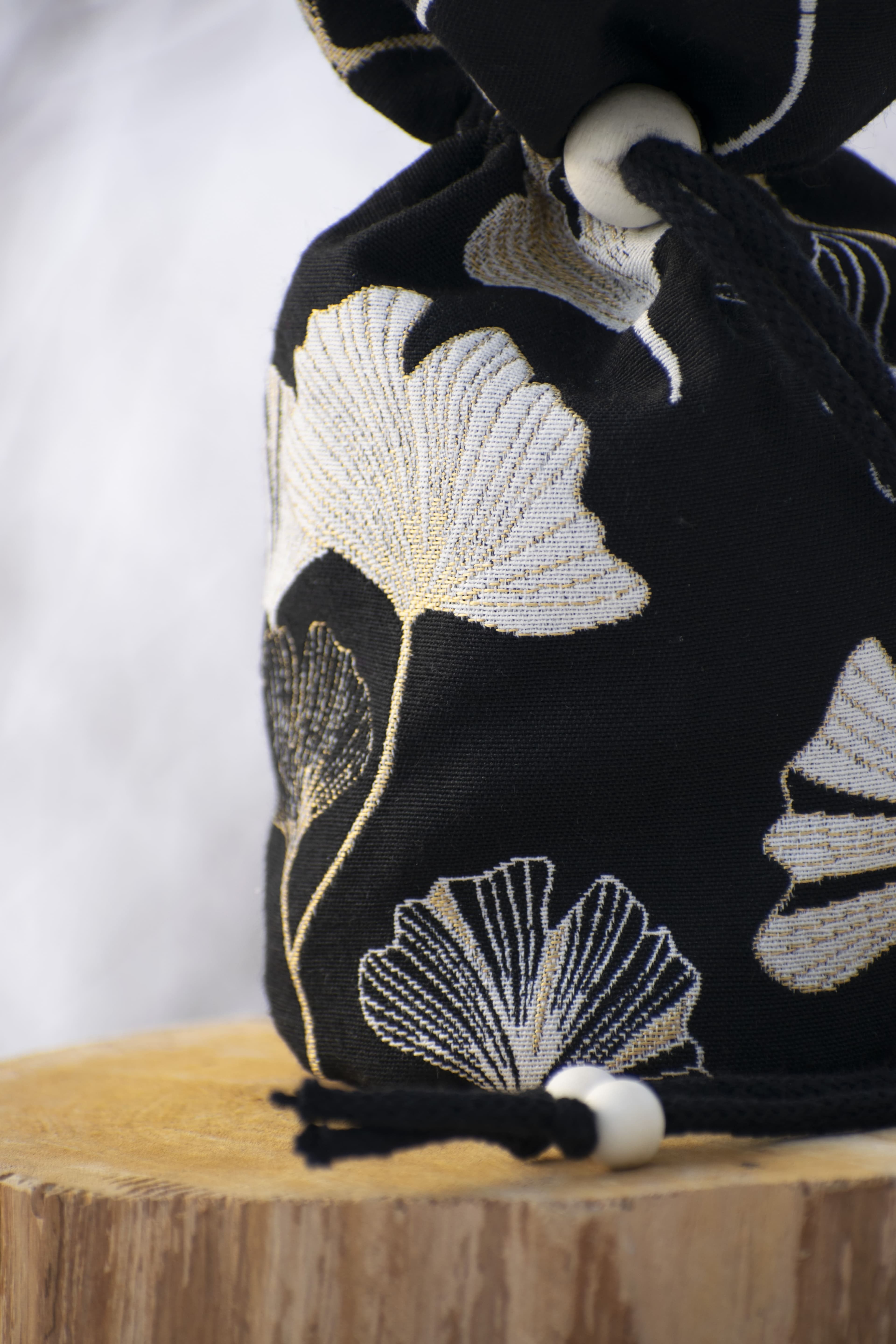 Sakiewka "Strażnika Gaju"